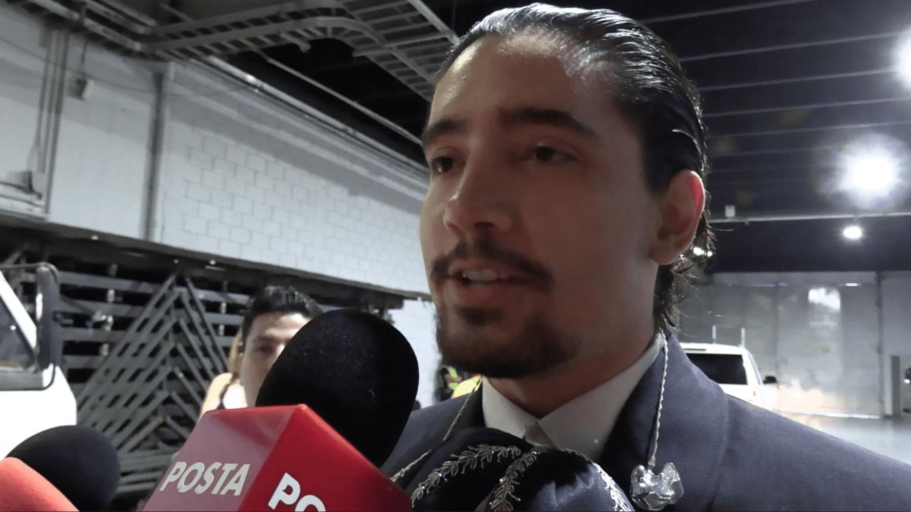 Estoy vuelto loco como papá: Alex Fernández