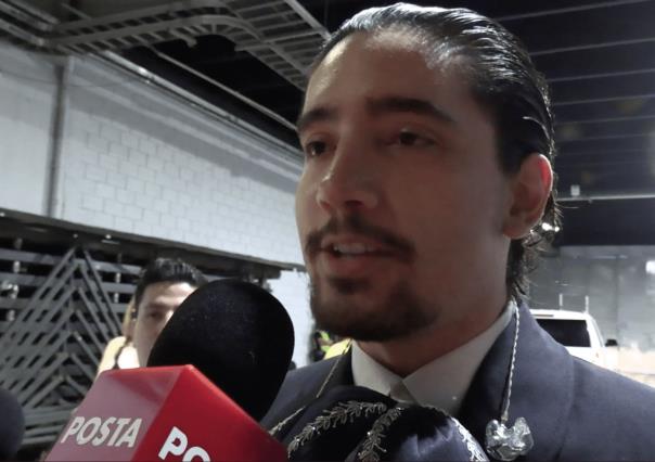 Estoy vuelto loco como papá: Alex Fernández