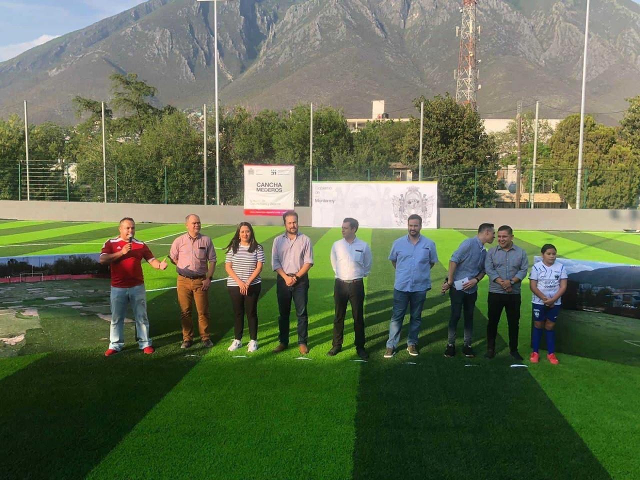 Inaugura Monterrey rehabilitación de cancha Mederos