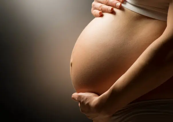 Embarazos juveniles, entre riesgos para la madre y el bebé