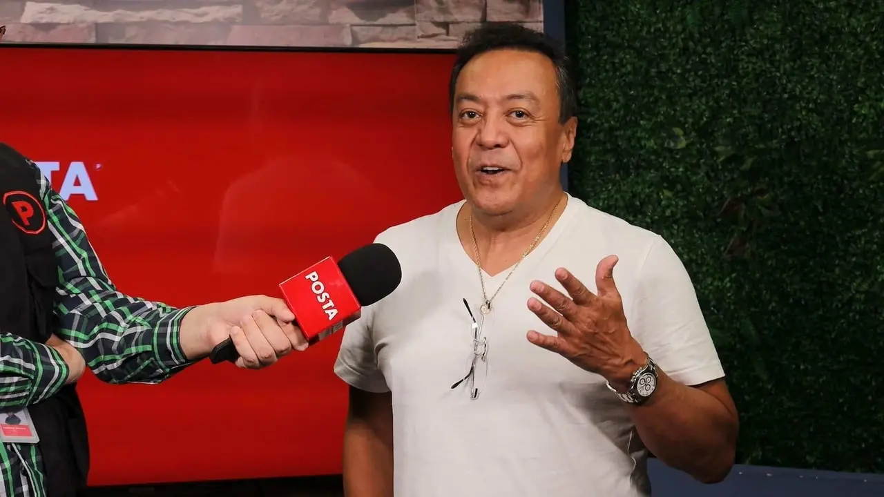 Es Carlos Cuevas un defensor del romance