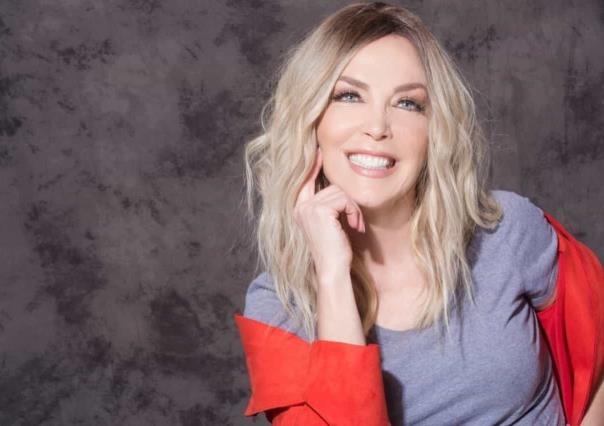 Disfruta Laura Flores su libertad en la música