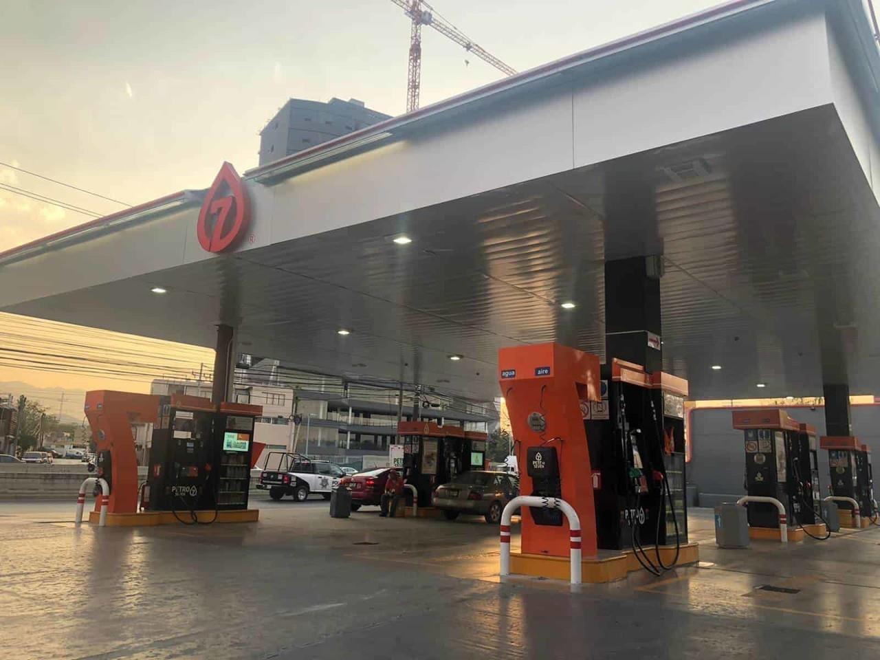 Continúa desabasto de gasolina en Monterrey y área metropolitana