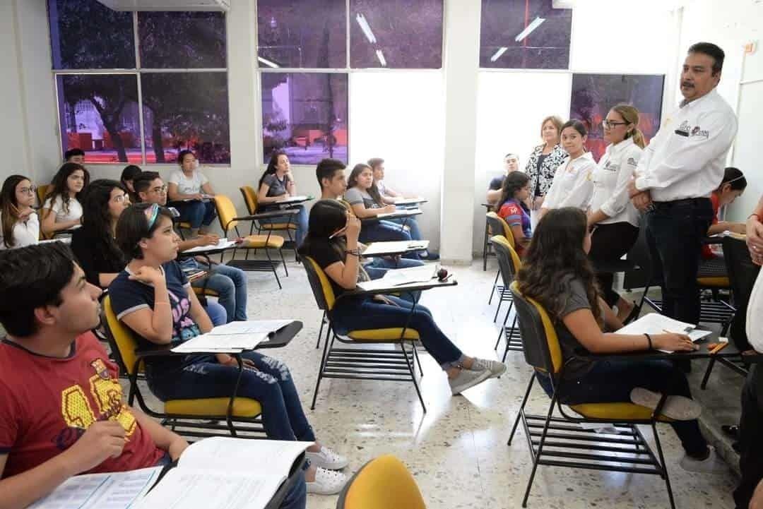 ¡Ma’! ¡La cartulina!, Feliz día del Estudiante