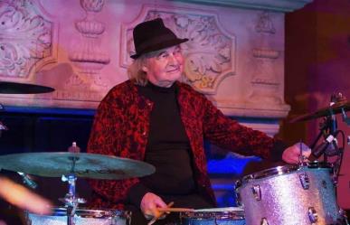También muere Alan White, baterista de YES