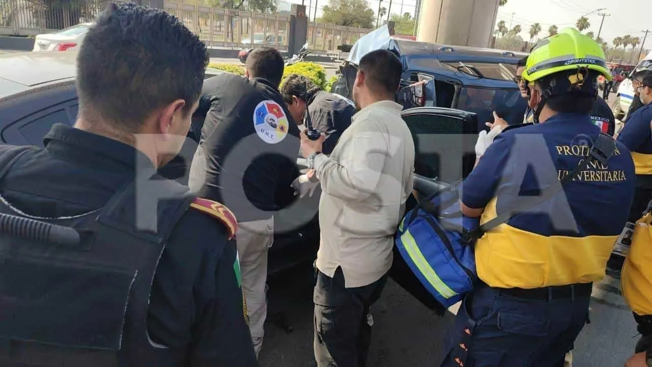 Deja enfrentamiento a balazos un muerto frente al Estadio Universitario