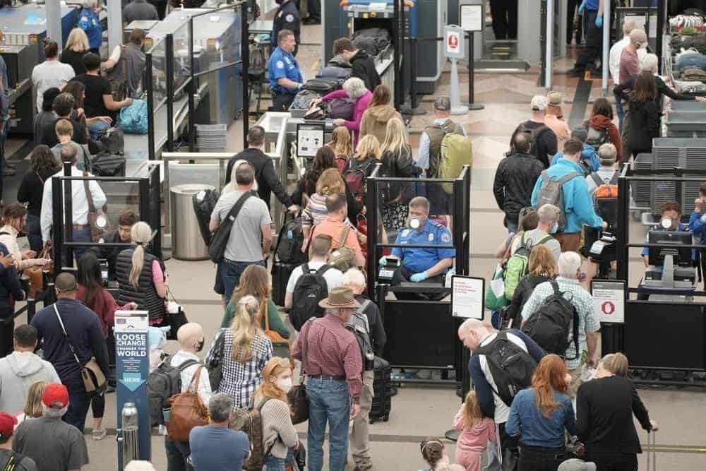 Reportan cientos de vuelos cancelados en aerolíneas de Estados Unidos