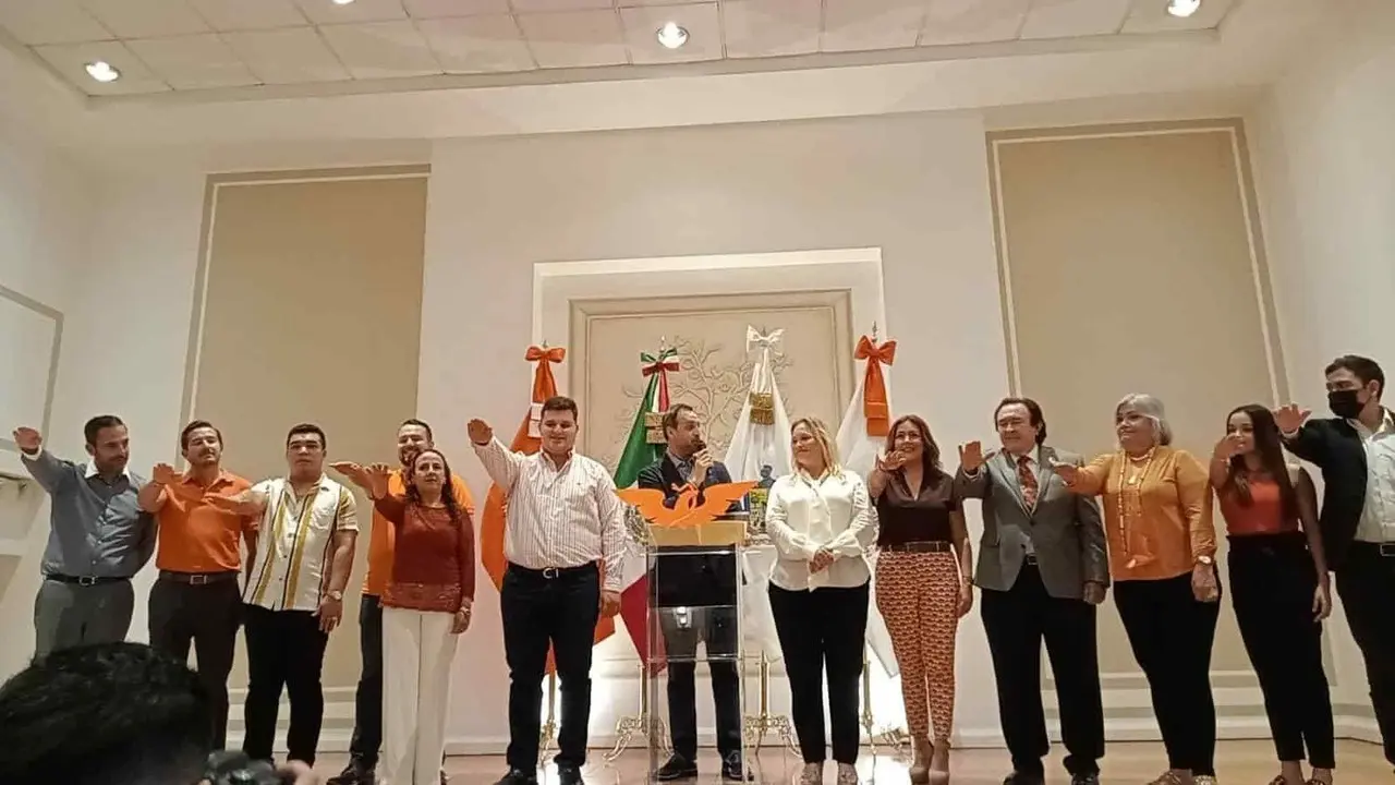Instalan en Santiago comisión de MC; Edelmiro Cavazos estará al frente