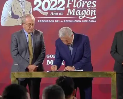 Firma AMLO decreto que prohíbe venta de vapeadores y cigarros electrónicos