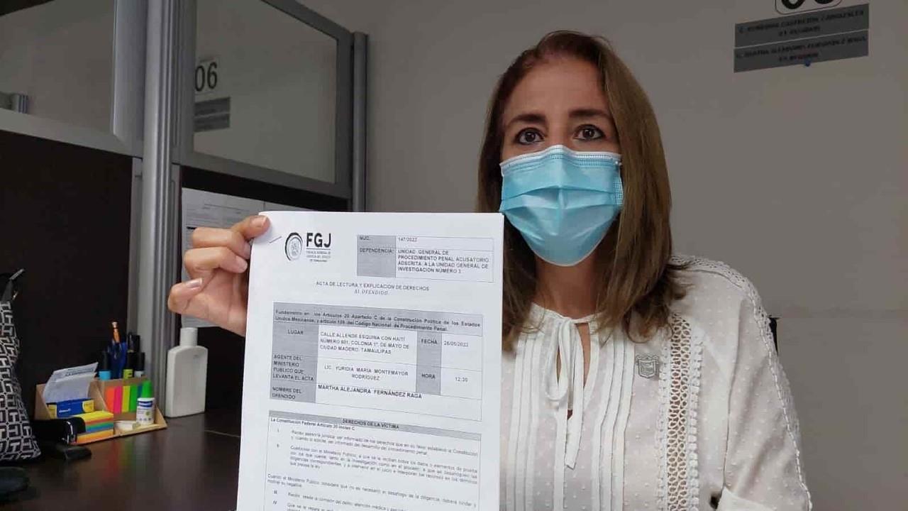 Roban identidad a regidora