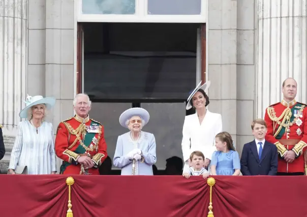 Celebra reina Isabel II su Jubileo de Platino