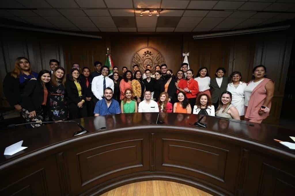 Ofrecen jóvenes regidores propuestas a través del Primer Parlamento Juvenil