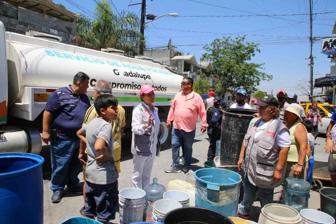 Lleva Guadalupe agua a sectores con reportes