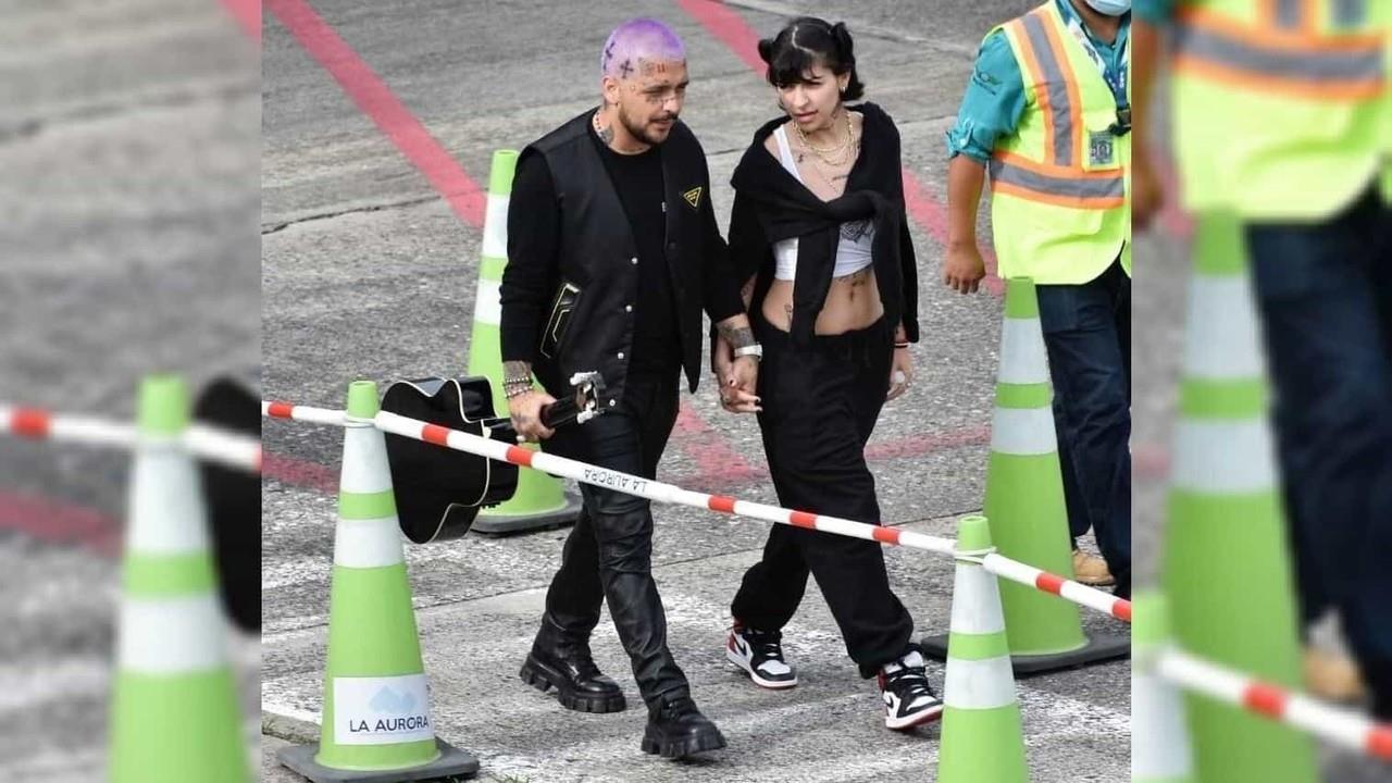 ¡Que juntitos! Captan a Nodal de la mano con Cazzu