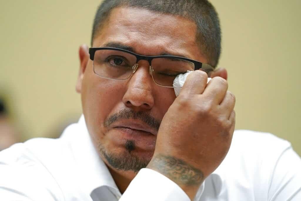 Me cubrí de sangre: Narra niña cómo vivió masacre en Texas
