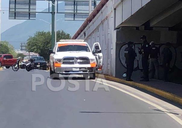 Encuentran cuerpo en descomposición en fondo de registro de la CFE