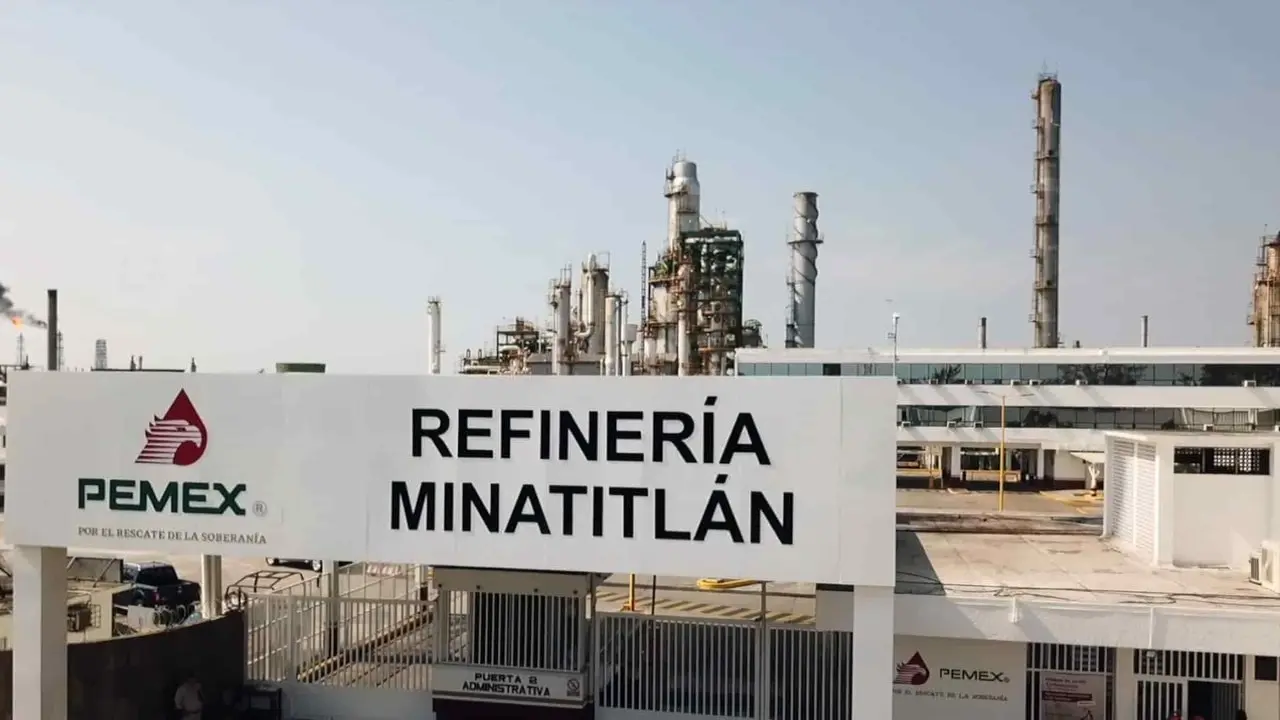 Gasolina en México es más barata que en Estados Unidos: AMLO