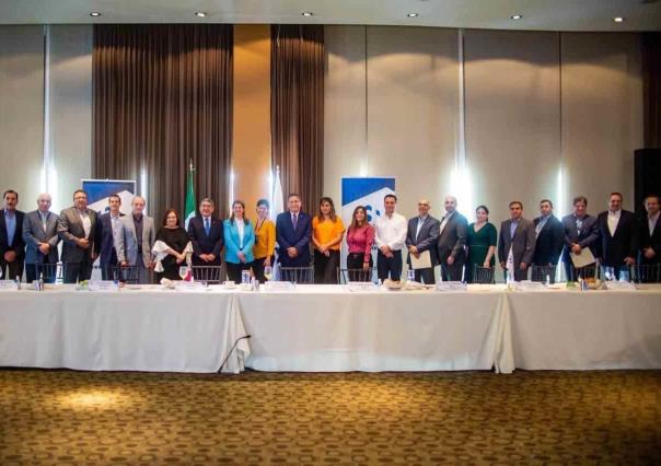 Presenta Martha Herrera estrategia Hambre Cero a CANACO Servytur Monterrey