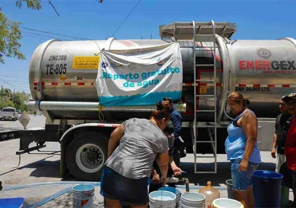 Llegan pipas de Agua y Drenaje a colonias afectadas por falta de agua