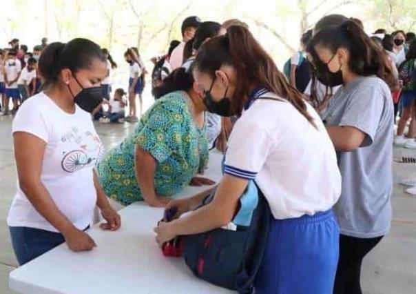 Si queremos operativos mochila en las escuelas: Padres de familia