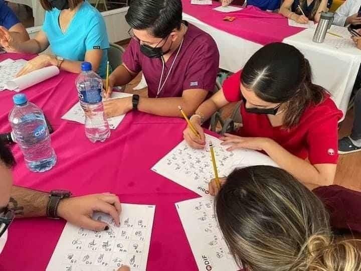 Imparten Curso Intensivo de Lengua de Señas Mexicanas en Matamoros