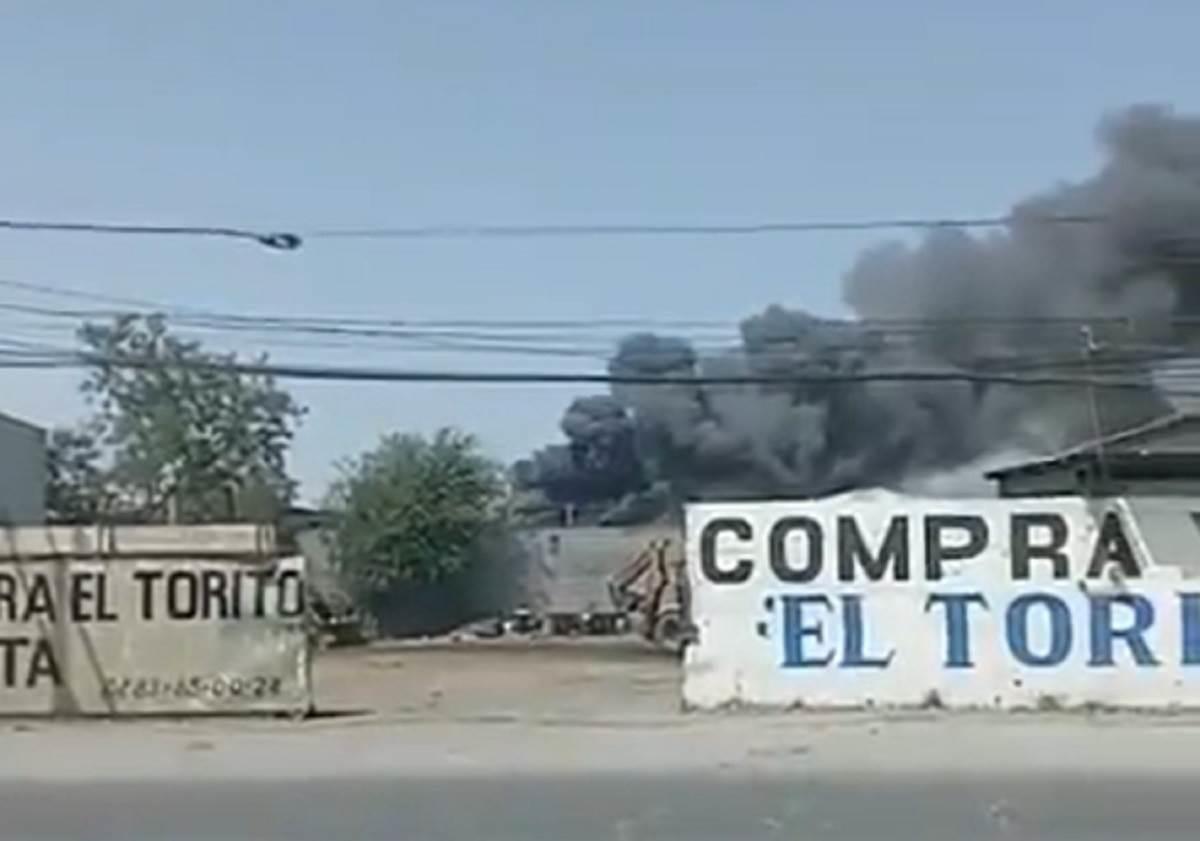 Se incendia el mall del yonke en Escobedo