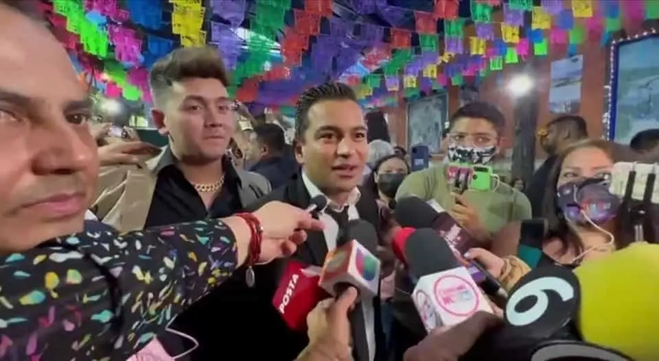 ¿Molesta a Jonathan Becerra recibir halagos del público gay en Onlyfans?