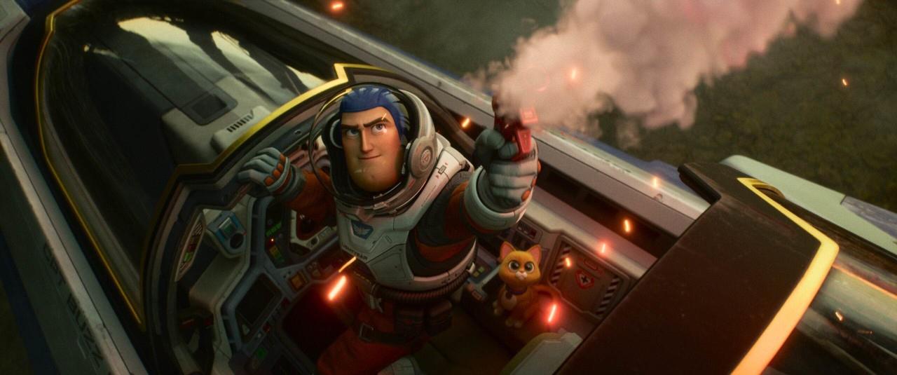 Critica productora de Lightyear a países que prohibieron la cinta