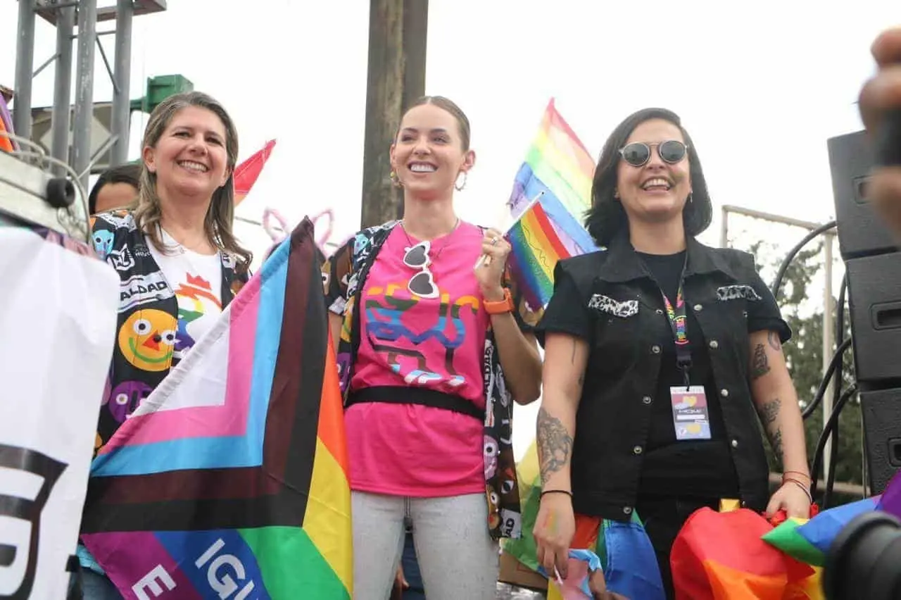 Recibe Martha Herrera Premio por acciones a favor de la no discriminación