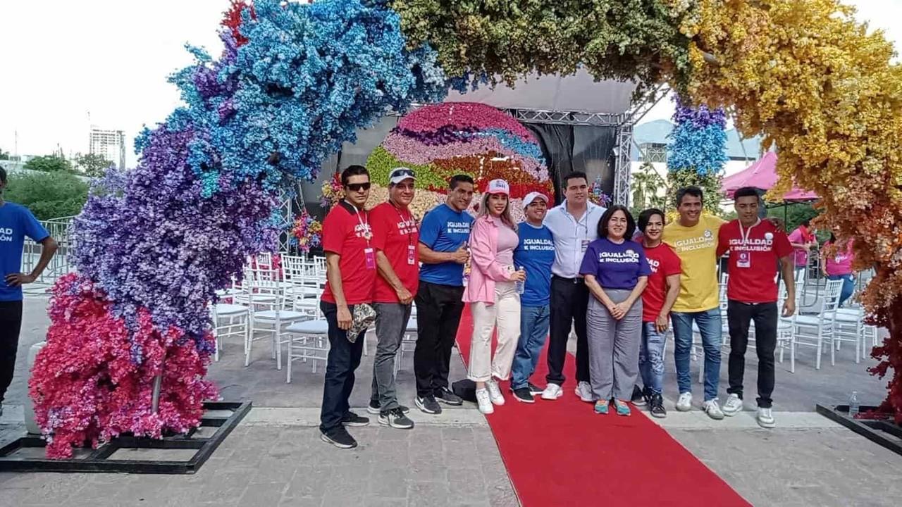 Todo listo en la Explanada de los Héroes para la Marcha de la Diversidad