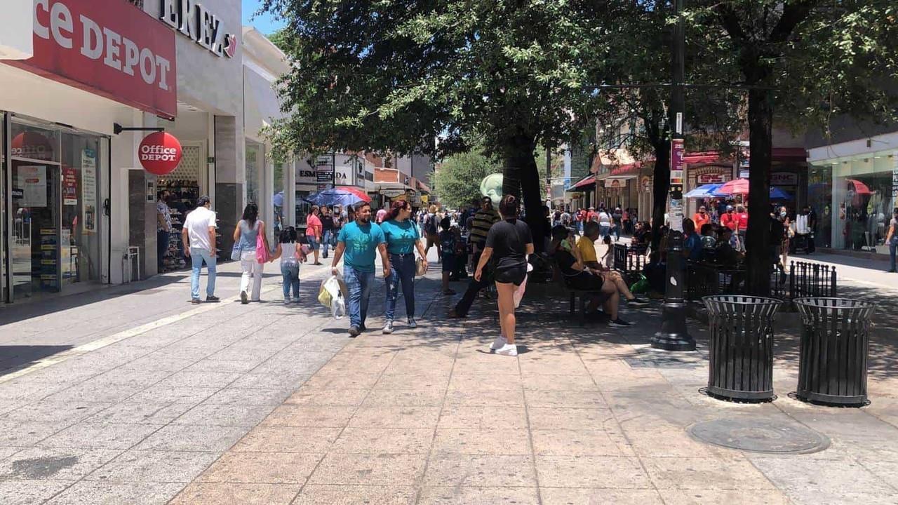 Celebran el Día del Padre en Plaza Morelos