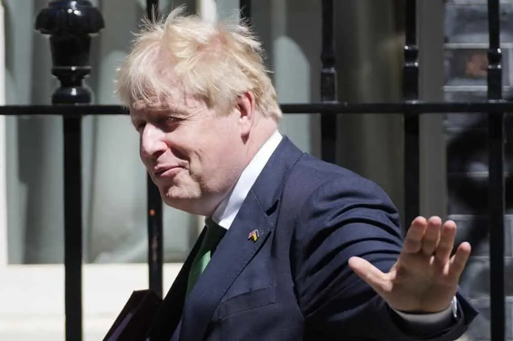 Boris Johnson sale de hospital tras cirugía de rutina