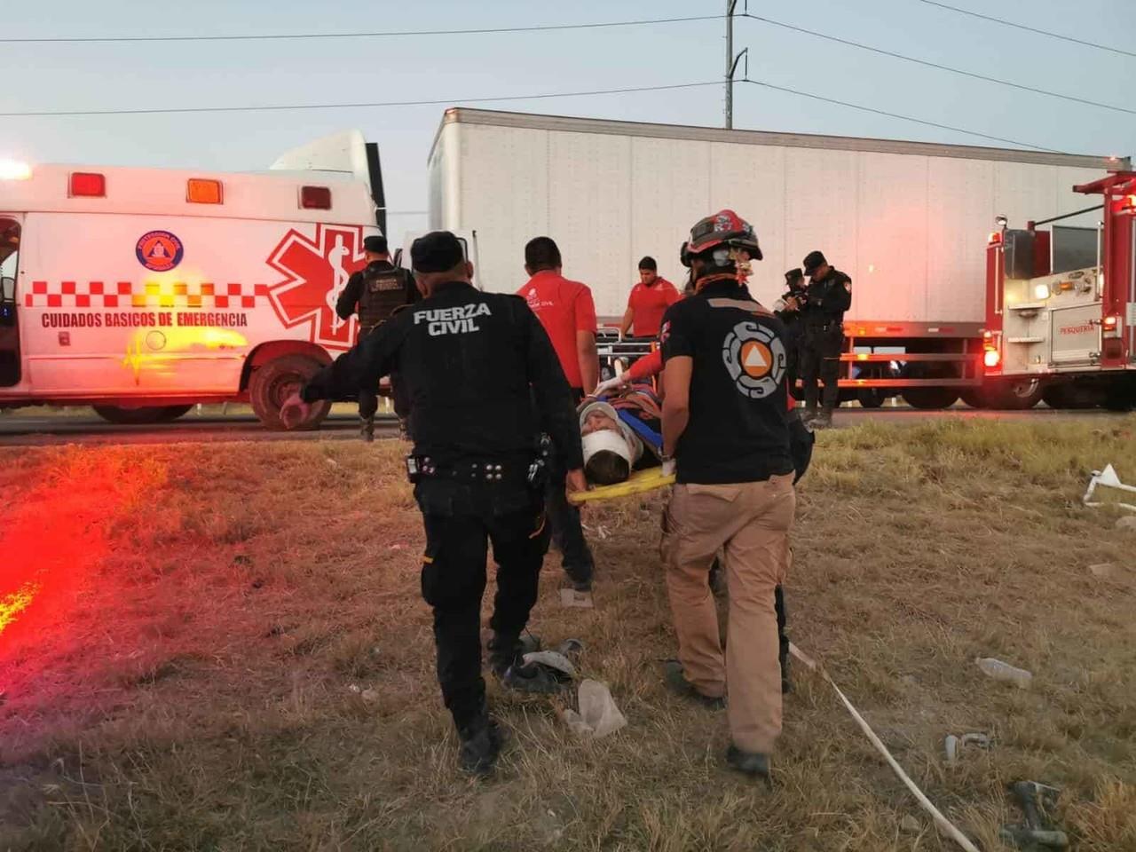 Se vuelca camión blindado de la Guardia Nacional; mueren dos personas