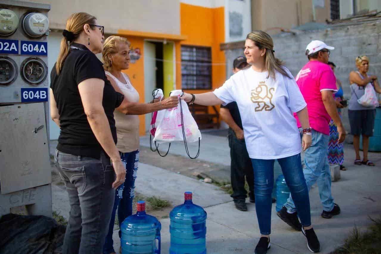 Entrega Secretaría de Igualdad e Inclusión agua en el área metropolitana