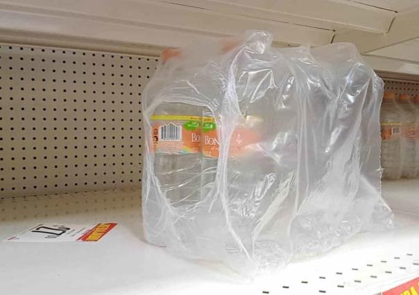 Continúa escasez de agua embotellada en centros comerciales