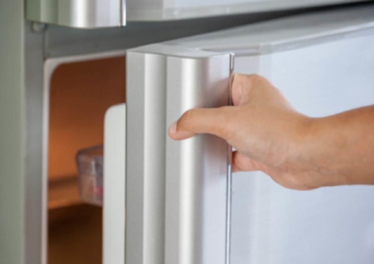 Hallan cuerpo de niño de 3 años en un refrigerador en Detroit