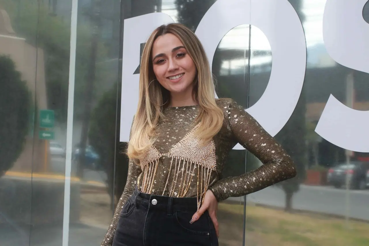 Desea Carolina Ross que Nodal le dé el sí