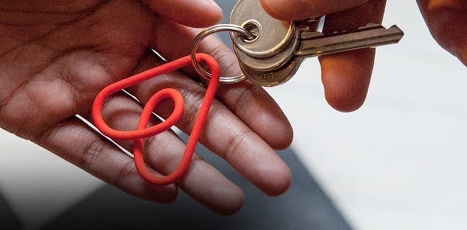 Airbnb prohíbe las fiestas en sus alojamientos de forma permanente