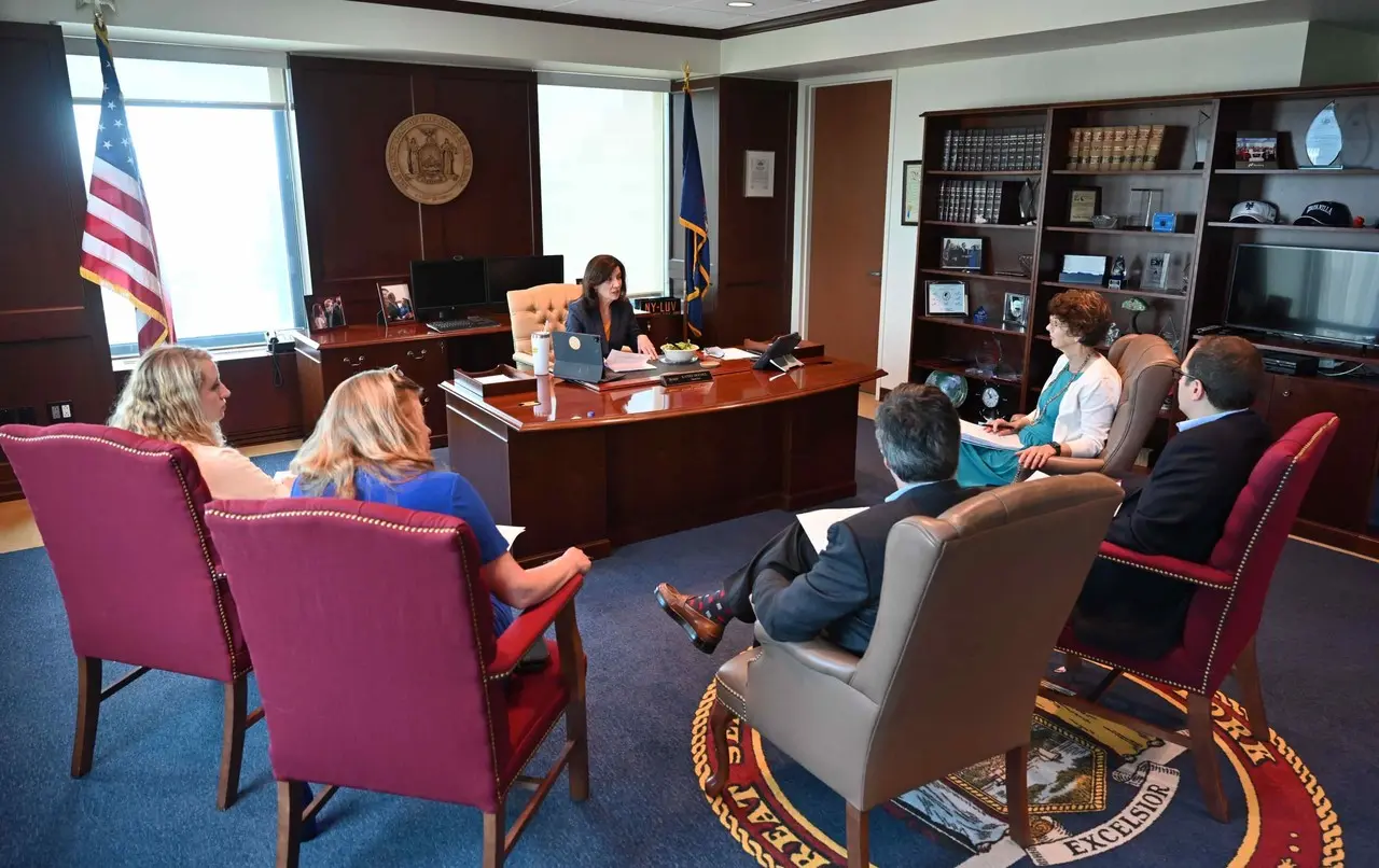 Busca Nueva York introducir el derecho al aborto en su constitución estatal