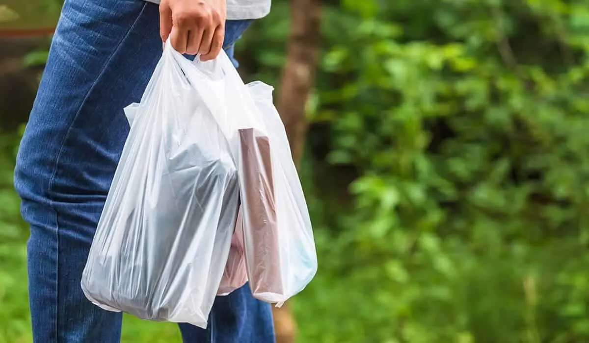Llama Igualdad e Inclusión a hacer conciencia por uso de bolsas de plástico