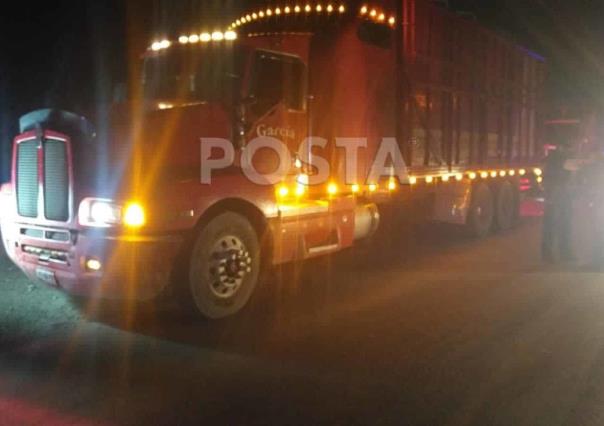 Rescatan a 110 migrantes en Pesquería, iban hacinados en un tráiler