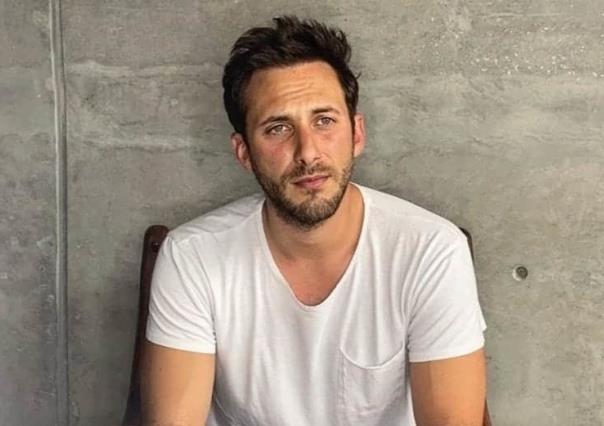 ¡Que calor! Comparte Sebastián Zurita sexy foto desde la bañera