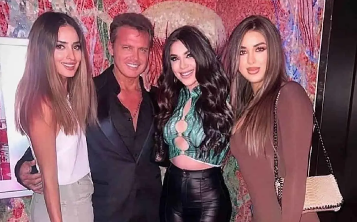 Luis Miguel reaparece con look rejuvenecido