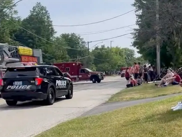 Tiroteo en desfile del 4 de julio deja 5 muertos y 16 heridos en Chicago