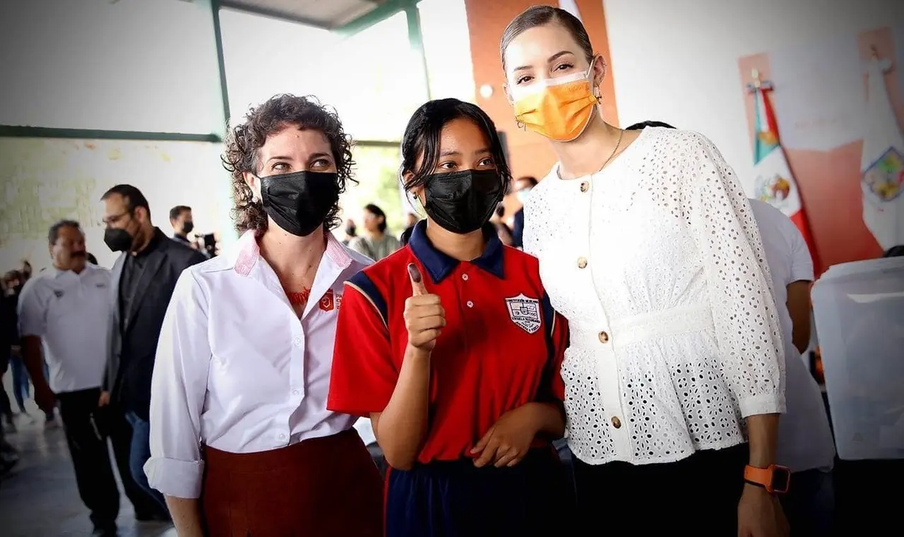 Resalta Mariana Rodríguez la participación activa de niños y adolescentes