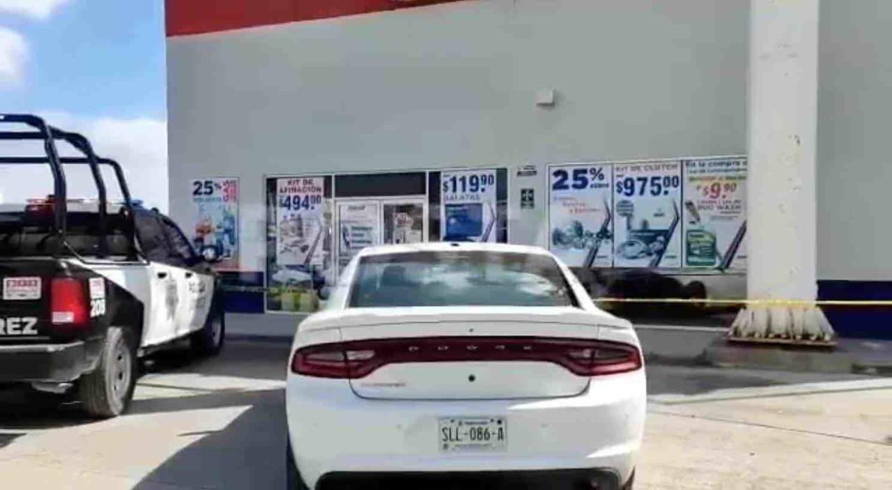 Hacen boquete y roban caja fuerte de negocio