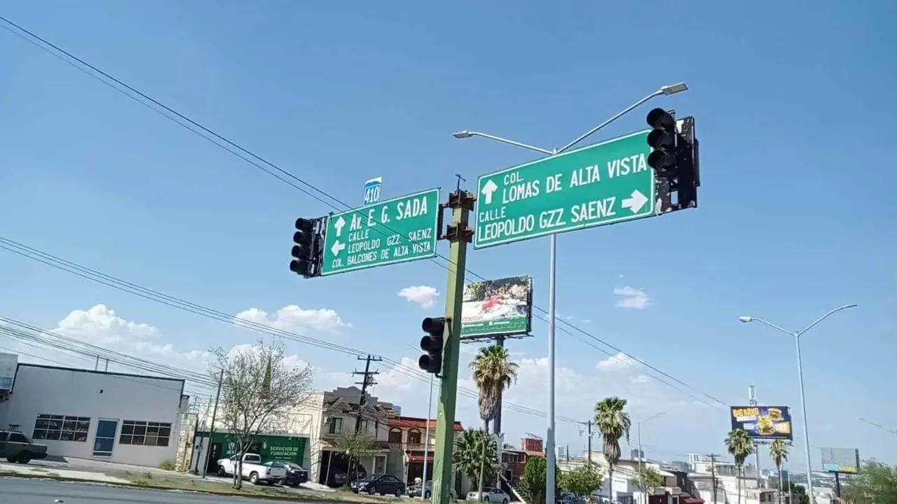 Denuncian semáforos descompuestos al sur de Monterrey