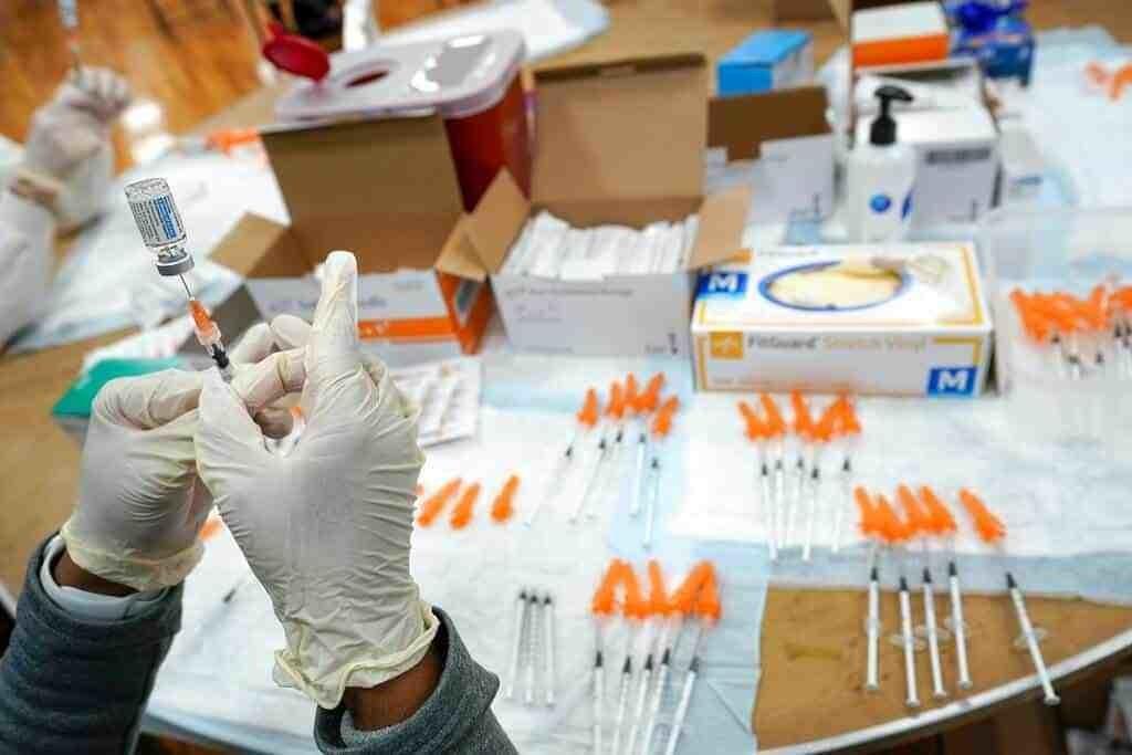 En 24 hora suma Nuevo León 3 mil 974 casos nuevos de COVID-19