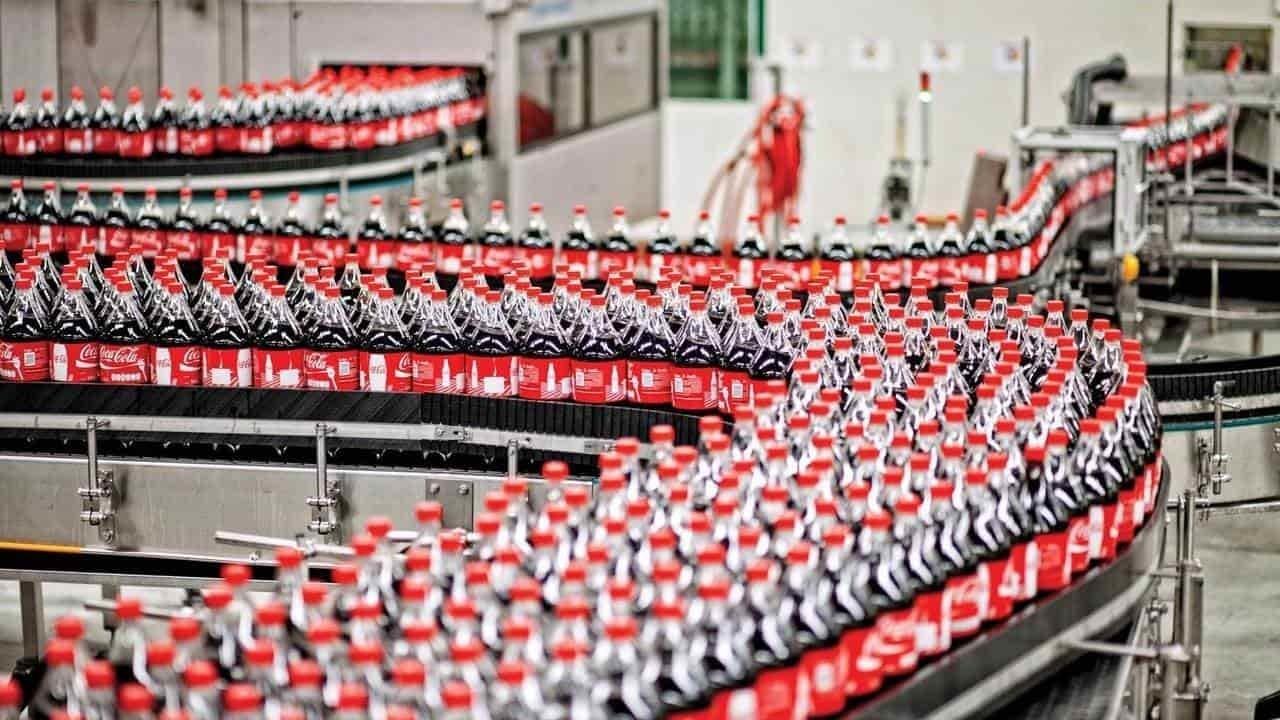Alcanza Arca Continental crecimiento en utilidades y ventas netas en 2022