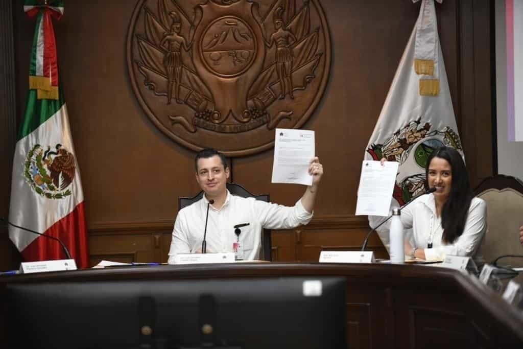 Firma Monterrey carta compromiso para uso interno del lenguaje inclusivo